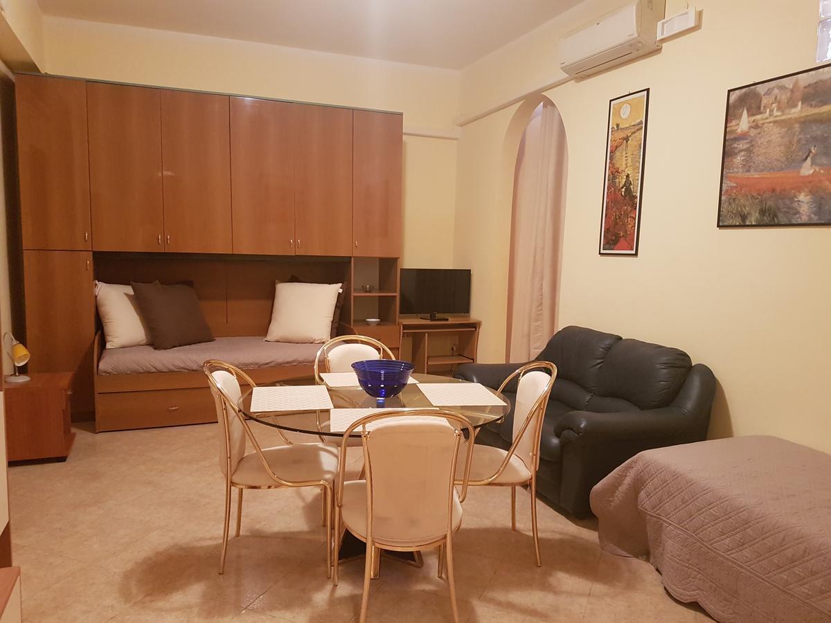Bed & Parking Apartment Палермо Екстериор снимка